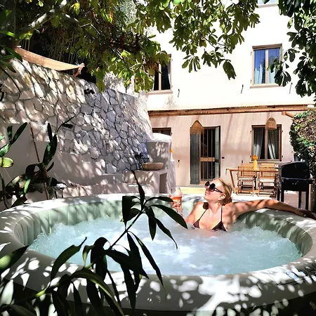 Ganzo Tuscany - Jacuzzi & Nature Hébergement de vacances *